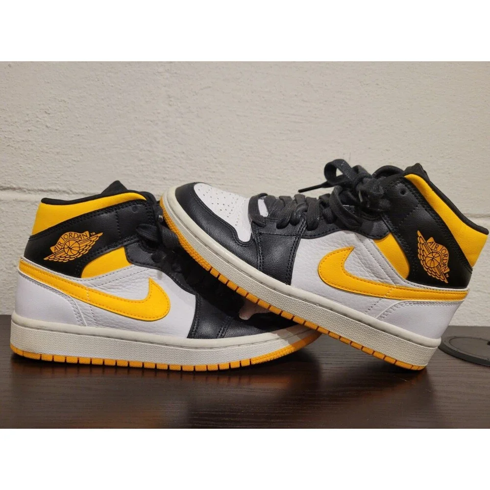 Wmns Air Jordan 1 Mid SE 